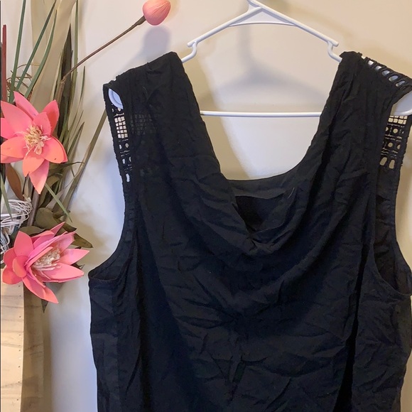 GAP Black Crochet tank top dressy - Picture 3 of 4